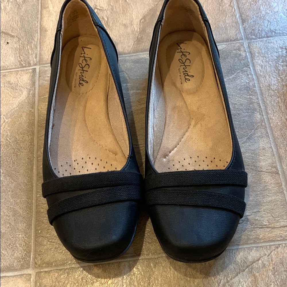 Life Stride Women's Classic Black Loafers